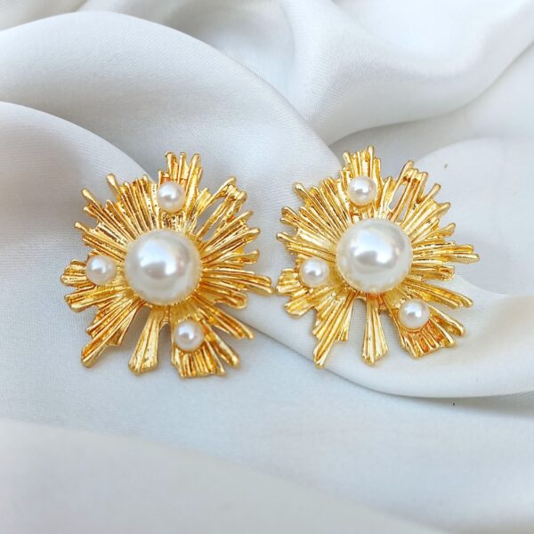 Gold Pearl Earrings